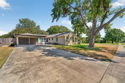 9733 Edgelake Drive, Dallas, TX 75218 - Photo 13