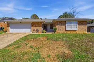5917 Pleasant Hill Dr, Arlington, TX 76016 - Photo 5