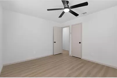237 E Malone Avenue, Crowley, TX 76036 - Photo 21