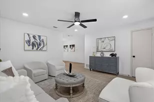 237 E Malone Ave, Crowley, TX 76036 - Photo 5
