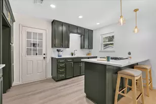 237 E Malone Ave, Crowley, TX 76036 - Photo 7