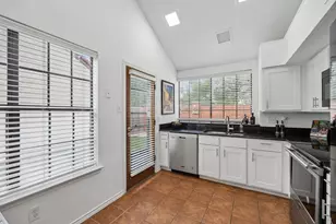 623 Rancho Cir, Irving, TX 75063 - Photo 13
