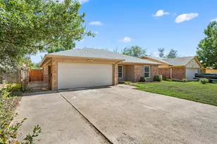 7512 Clover Ln, Watauga, TX 76148 - Photo 3