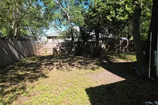 901 S Hall St, Ennis, TX 75119 - Photo 17
