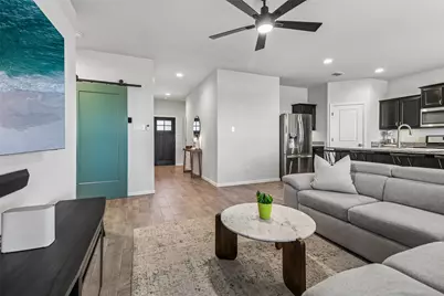 304 Crowfoot Drive, Fort Worth, TX 76131 - Photo 11