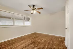 1811 W College St, Sherman, TX 75092 - Photo 11