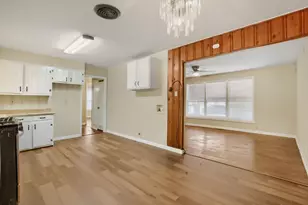 1811 W College St, Sherman, TX 75092 - Photo 5