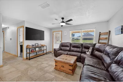 504 W Clay Street, Montague, TX 76251 - Photo 7