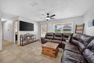 504 W Clay St, Montague, TX 76251 - Photo 7