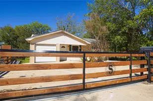 112 Cherokee St, Terrell, TX 75160 - Photo 1