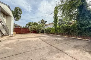 810 Blaylock Dr, Dallas, TX 75203 - Photo 3