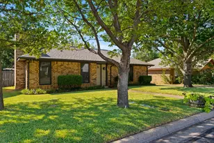 4202 Windhurst Dr, Arlington, TX 76015 - Photo 3