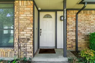 4202 Windhurst Dr, Arlington, TX 76015 - Photo 5