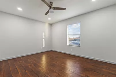 1207 E Russell Avenue, Carrollton, TX 75006 - Photo 15