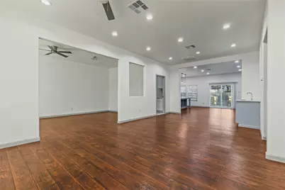 1207 E Russell Avenue, Carrollton, TX 75006 - Photo 3