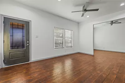 1207 E Russell Avenue, Carrollton, TX 75006 - Photo 31