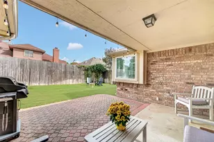 317 Kessler Dr, Euless, TX 76039 - Photo 17