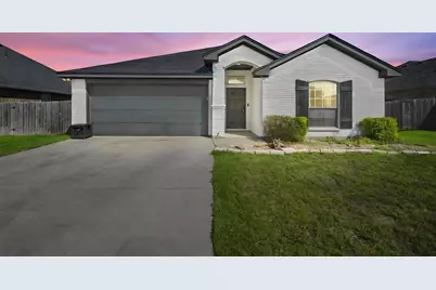 425 Stoneridge Drive, Hillsboro, TX 76645 - Photo 1