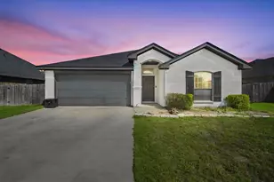 425 Stoneridge Dr, Hillsboro, TX 76645 - Photo 1