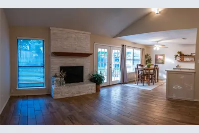 1110 W Cozby Court W, Benbrook, TX 76126 - Photo 3