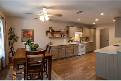 1110 W Cozby Court W, Benbrook, TX 76126 - Photo 5