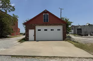 110 S Houston Ave, Denison, TX 75021 - Photo 1