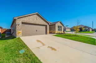 1842 Shady Elm Dr, Lancaster, TX 75146 - Photo 21