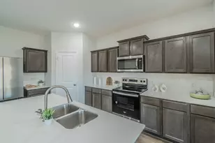1842 Shady Elm Dr, Lancaster, TX 75146 - Photo 5