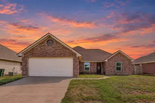 205 Quail Run, Aubrey, TX 76227 - Photo 1