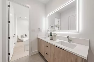 2523 Hondo Ave, Dallas, TX 75219 - Photo 17