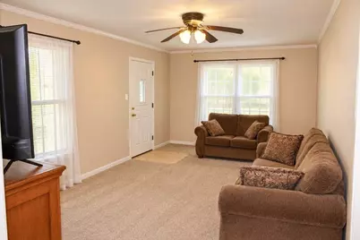 611 Rose Avenue, Cleburne, TX 76033 - Photo 7