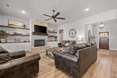 953 County Road 4764, Boyd, TX 76023 - Photo 11