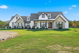 350 Rolling Rnch Blvd, Alvord, TX 76225 - Photo 1