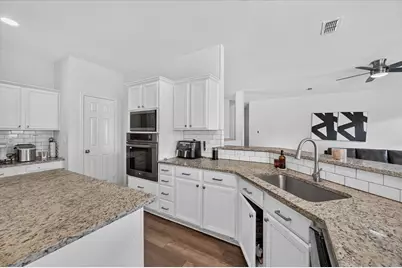 1004 Bonanza Drive, Arlington, TX 76001 - Photo 13