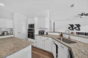 1004 Bonanza Dr, Arlington, TX 76001 - Photo 13