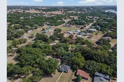 2810 Sky Harbour Drive, Granbury, TX 76049 - Photo 11