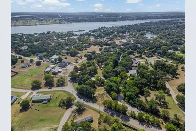2810 Sky Harbour Drive, Granbury, TX 76049 - Photo 9