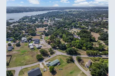 2810 Sky Harbour Drive, Granbury, TX 76049 - Photo 7