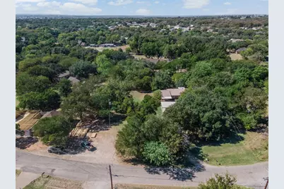 2810 Sky Harbour Drive, Granbury, TX 76049 - Photo 17