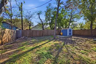 1328 Elmwood Ave, Fort Worth, TX 76104 - Photo 15