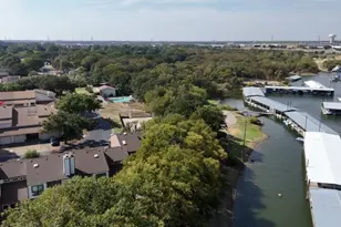 15 Oakbrook Dr, Lewisville, TX 75057 - Photo 5