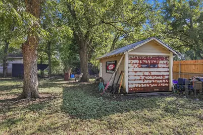 304 E McFarland Street, Grandview, TX 76050 - Photo 25