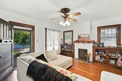 304 E McFarland Street, Grandview, TX 76050 - Photo 11