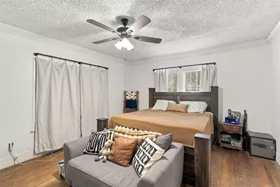 304 E McFarland Street, Grandview, TX 76050 - Photo 13