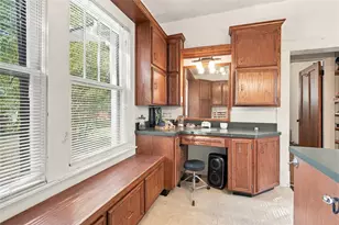 304 E McFarland St, Grandview, TX 76050 - Photo 17