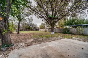 2110 Aggie Dr, Grand Prairie, TX 75051 - Photo 25