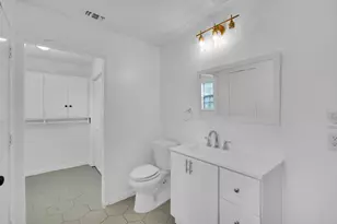 721 W Chambers St, Cleburne, TX 76033 - Photo 17