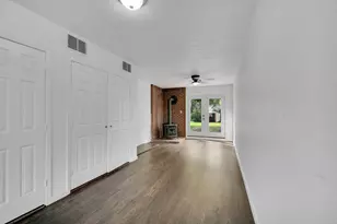 721 W Chambers St, Cleburne, TX 76033 - Photo 27