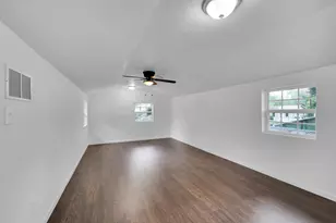 721 W Chambers St, Cleburne, TX 76033 - Photo 11