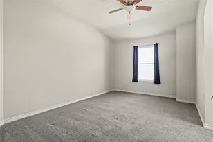 5839 Candlelight Ln, Grand Prairie, TX 75052 - Photo 15